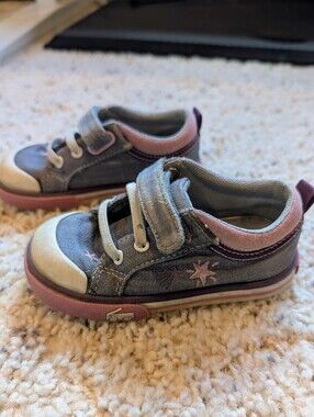 See Kai Run Kristen Grey and Pink Star Denim Sneakers